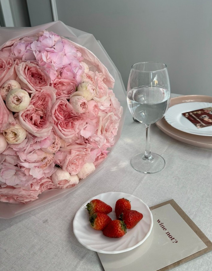 Букет цветов «ice cream pink» купить по цене 4 900 руб. с быстрой доставкой | Маркет-цветов